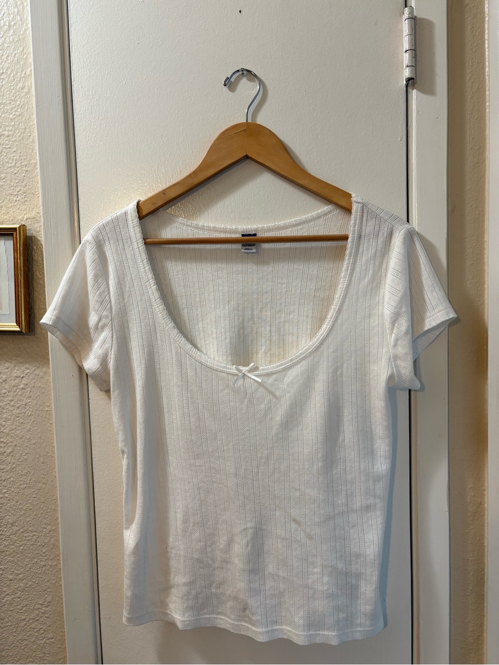Old Navy White Scoop-Neck Ribbed Short Sleeve Tee